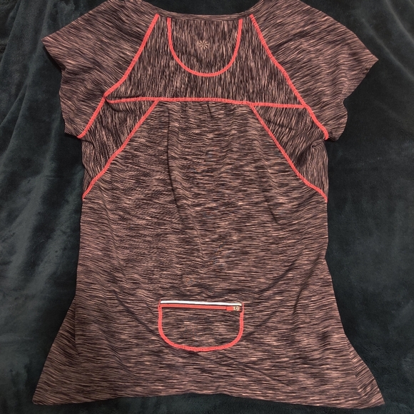 Athleta Black and White Patterned T-Shirt - Picture 3 of 6